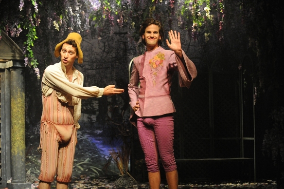 Lidio (Ariel Wolf) and his servant Fessenio (Vitali Friedland)/Photo: Gadi Dagon