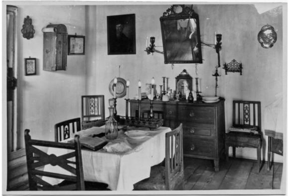Photo of Kaufmann's original Gute Stube, 1899, (Courtesy of the Jewish Museum, Vienna)