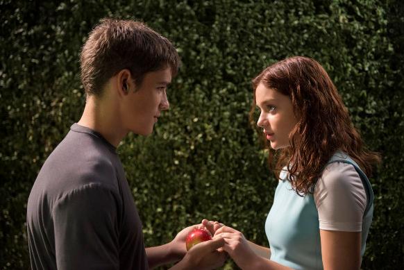 Brenton Thwaites and Odeya Rush in The Giver/Photo courtesy of PR