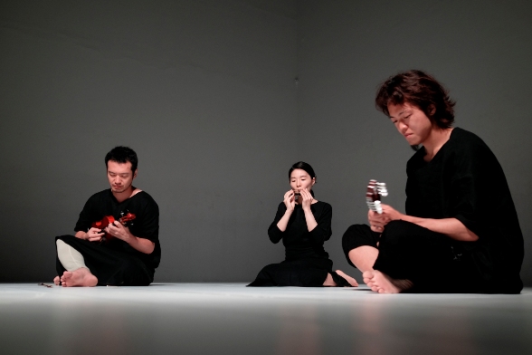 Wallflower - Umitaro Abe, Mayu Gontu, Hirofumi Nakamura/Photo: Daniel Tchetchik