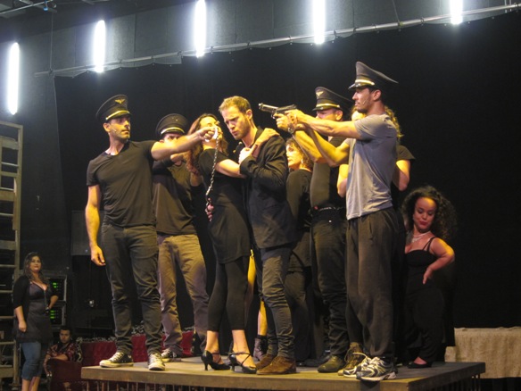 Danger - The Threepenny Opera/Photo: Ayelet Dekel