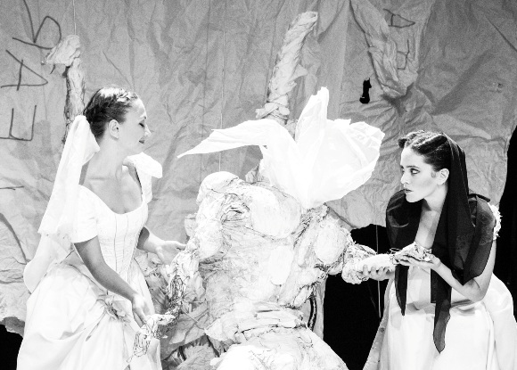 Goneril, Lear and Regan/Photo: Oleg Evstafyev