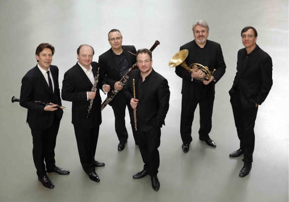 Paul Meyer, clarinettiste, Francois Leleux, hautboiste, Gilbert Audin, bassoniste, Emmanuel Pahud, flutiste, Radovan Vlatkovic, corniste et Eric le Sage, pianiste.